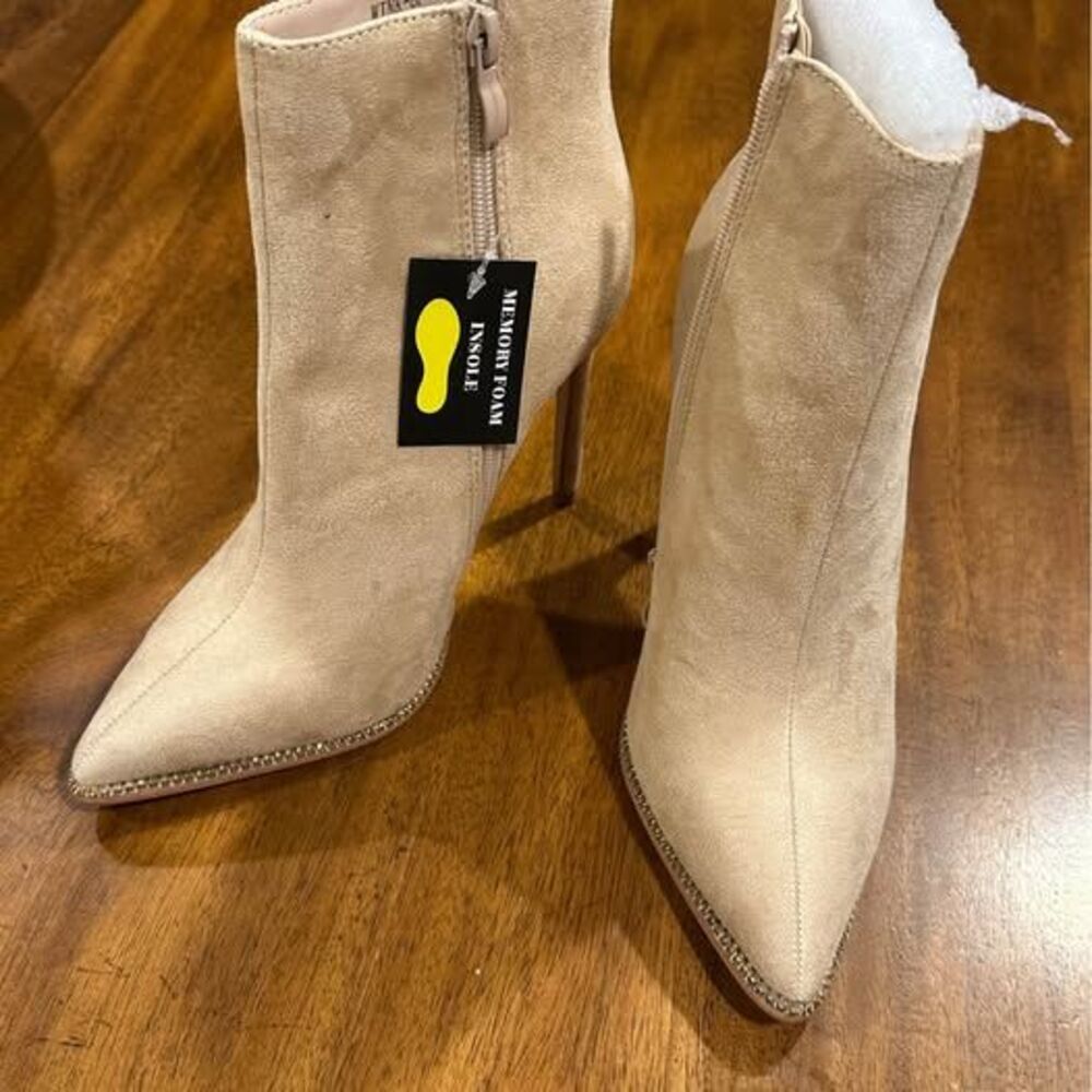 Wink-8F Women's Faux Suede Stiletto Ankle Boots – Size 6 – New with Tags